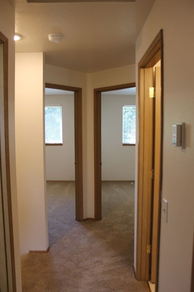 Building Photo - 4 br, 2.5 ba home in Scappoose neighborhood