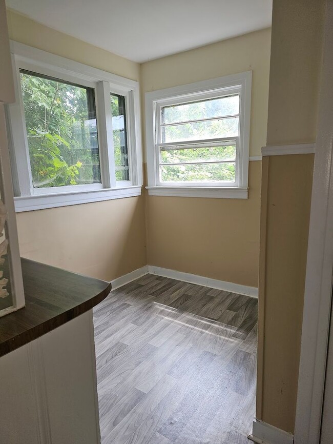 Building Photo - 4 bedroom/2 bathroom house in Florence, ju...