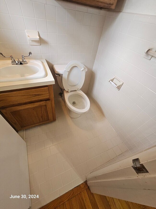 Building Photo - PRELEASING for Mid-July 2026! (3) Bed/(1.5) Pet Negotiable!