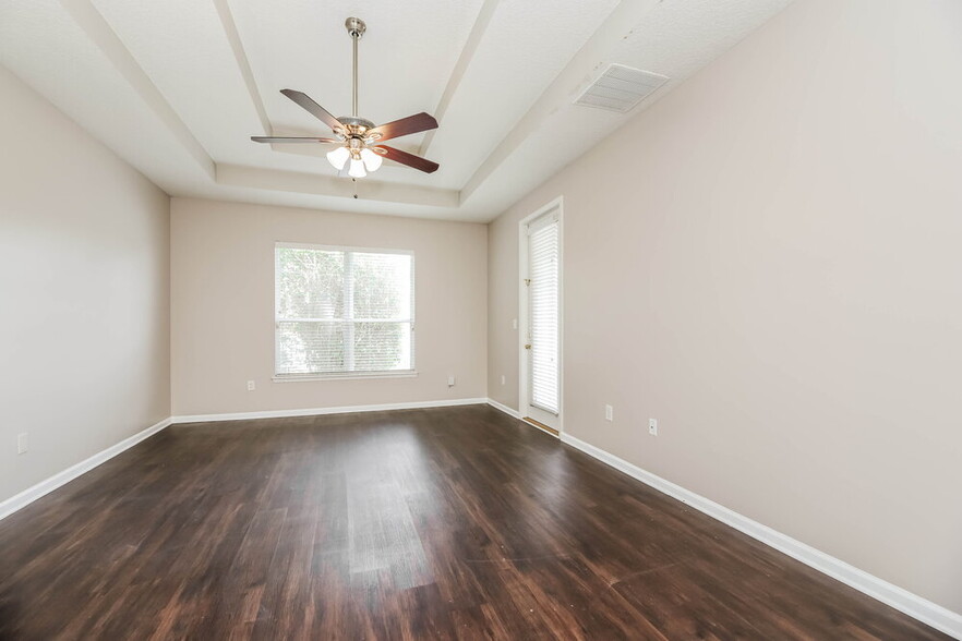 Building Photo - 4016 Leatherwood Dr