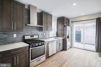 Building Photo - 2028 E Firth St