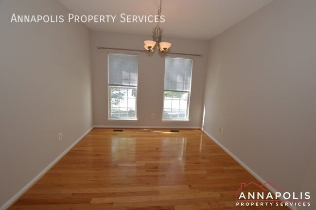 Building Photo - 122 Farmbrook Ln