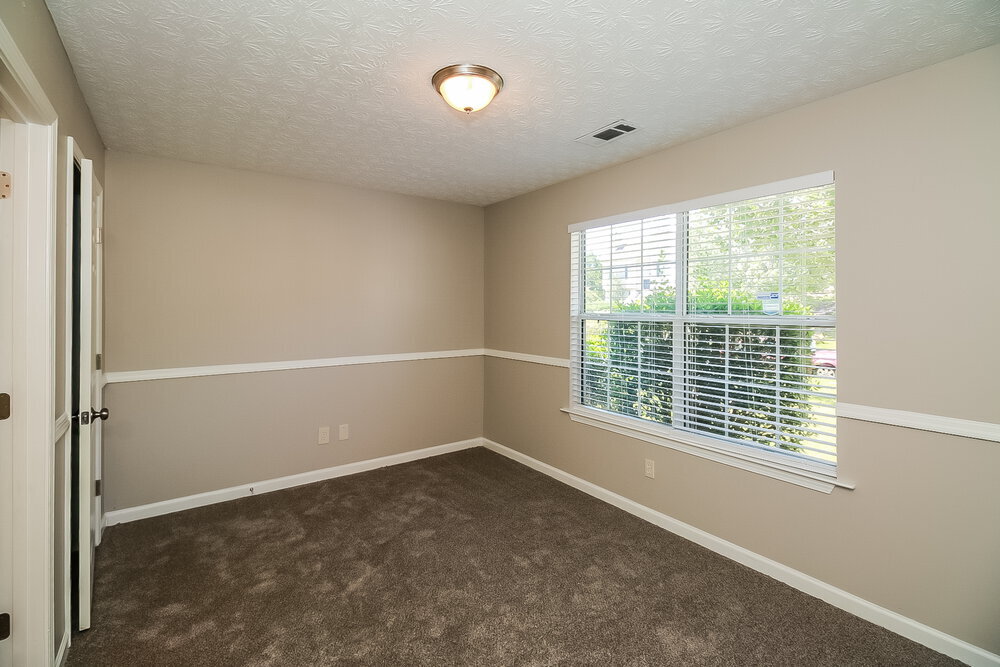 Building Photo - 4420 Roche St