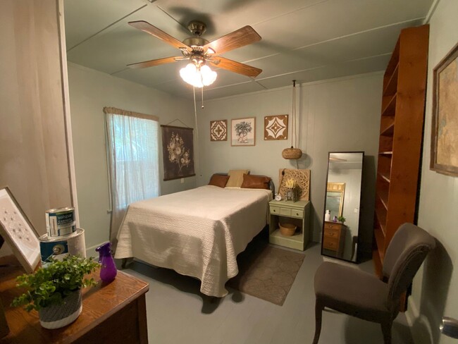 Building Photo - Partially Furnished Charming 4 Bedroom hom...