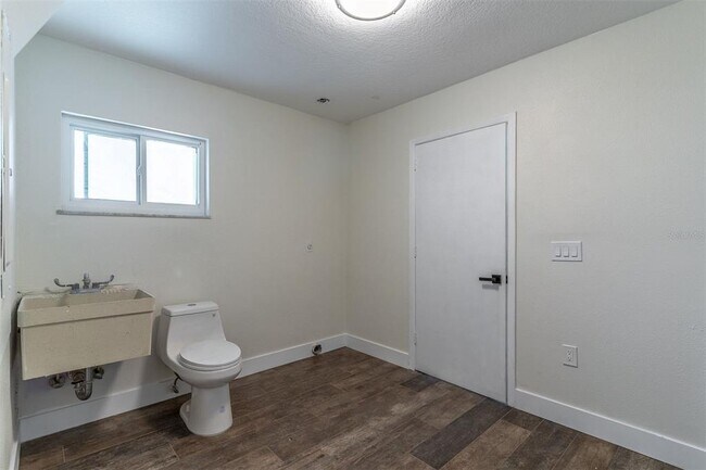Building Photo - 16880 SE 63rd Ln