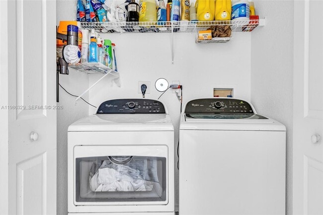 Building Photo - 2905 Crestwood Ter