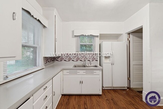 Building Photo - 1727 Berkshire Pl