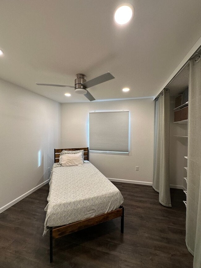 Building Photo - 7775 Camino Glorita