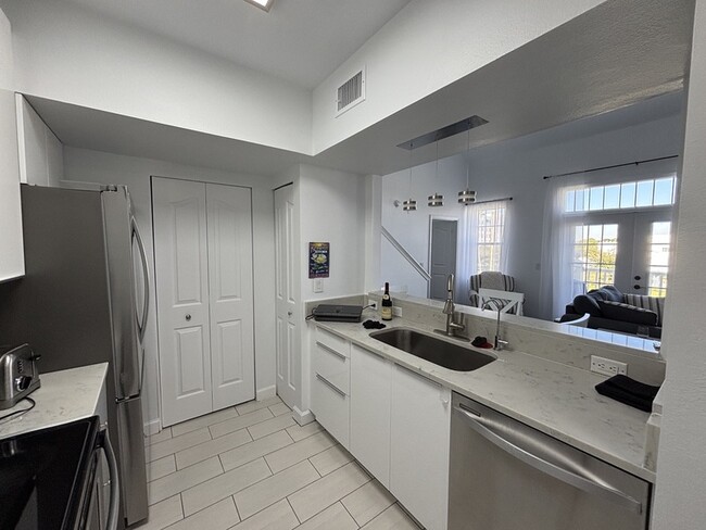 Building Photo - 770 Siena Palm Dr