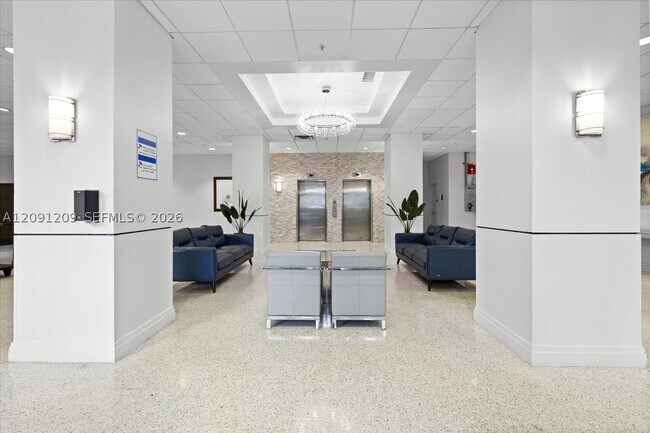 Building Photo - 4001 S Ocean Dr