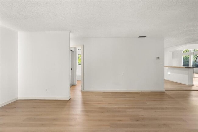 Building Photo - 8725 Erie Ln