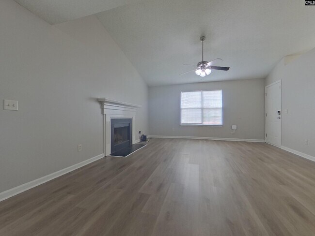 Building Photo - 105 Old Stone Rd