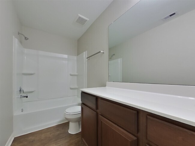 Building Photo - 2322 Oyster Bay Ave