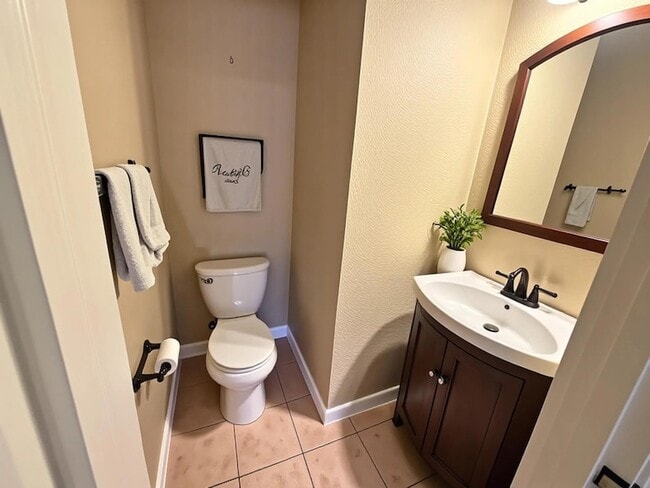 Building Photo - 5000 Tiger Lily Way