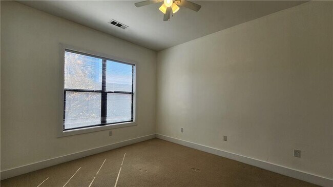Building Photo - 799 Hammond Dr
