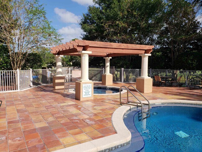 Building Photo - 510 Florida Club Blvd