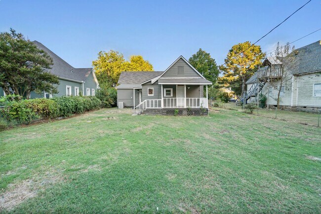 Building Photo - * Move-In Special * Beautiful 3 Bed / 2 Bath Home in Fort Smith