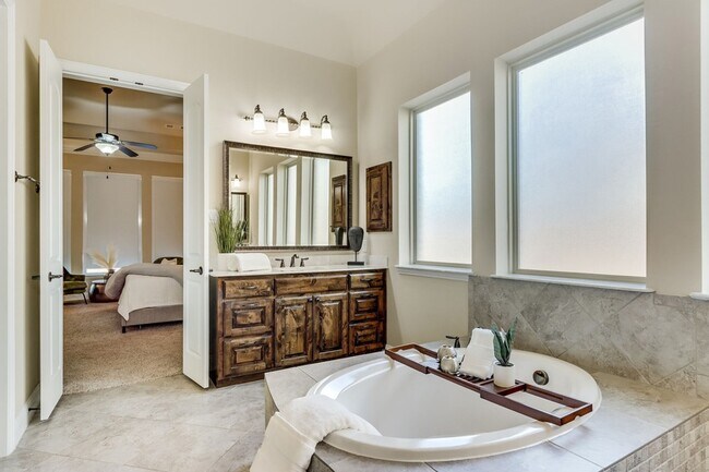 Building Photo - 12883 Possum Kingdom Dr