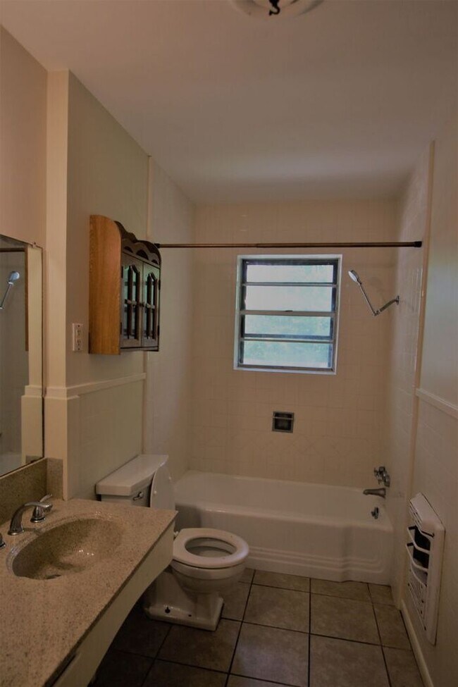 Building Photo - Tour Today! 3 Bedroom, 1 Bathroom home in Tyler!