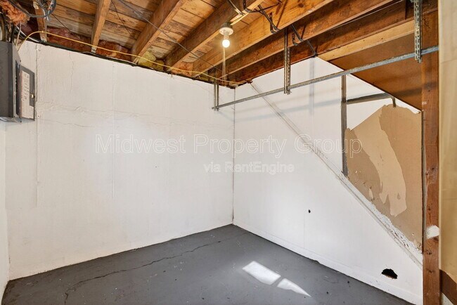 Building Photo - 345 Caithness Rd