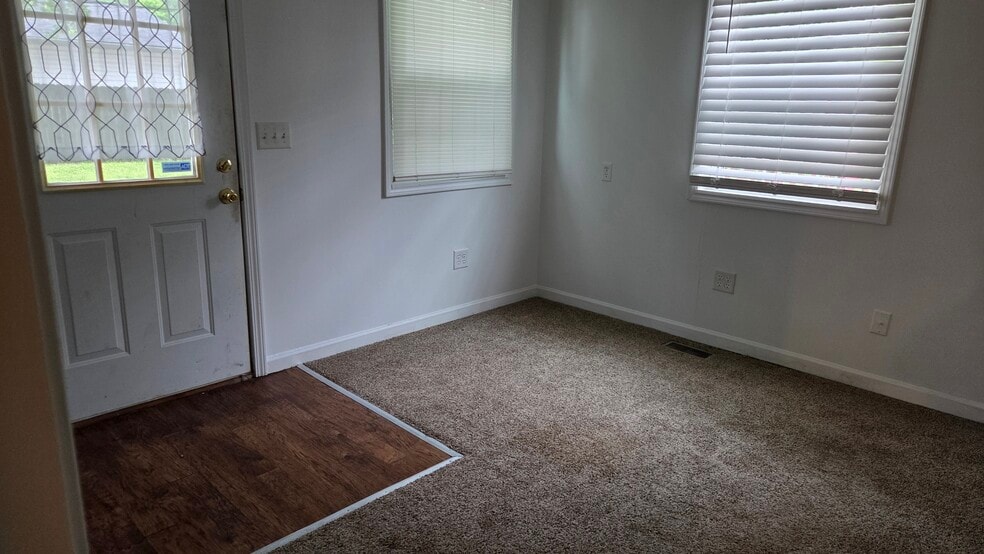 Building Photo - 5843 Shimer Ave