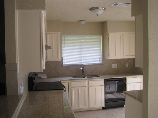 Building Photo - 6822 Harpers Dr