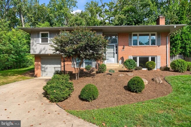 Building Photo - 9718 Counsellor Dr