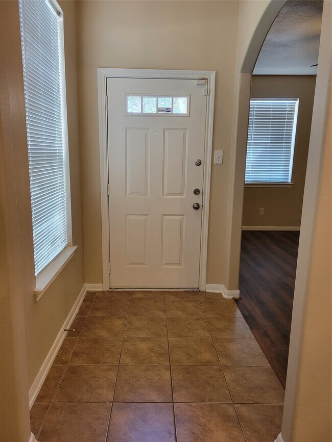 Building Photo - 13411 Forest Pines Village Ln