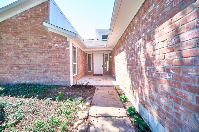 Building Photo - 7214 Westbranch Dr