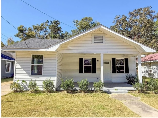 Building Photo - 1320 N 5th Ave