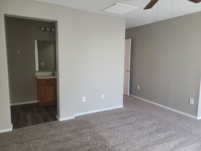 Building Photo - 19408 N Smith Dr