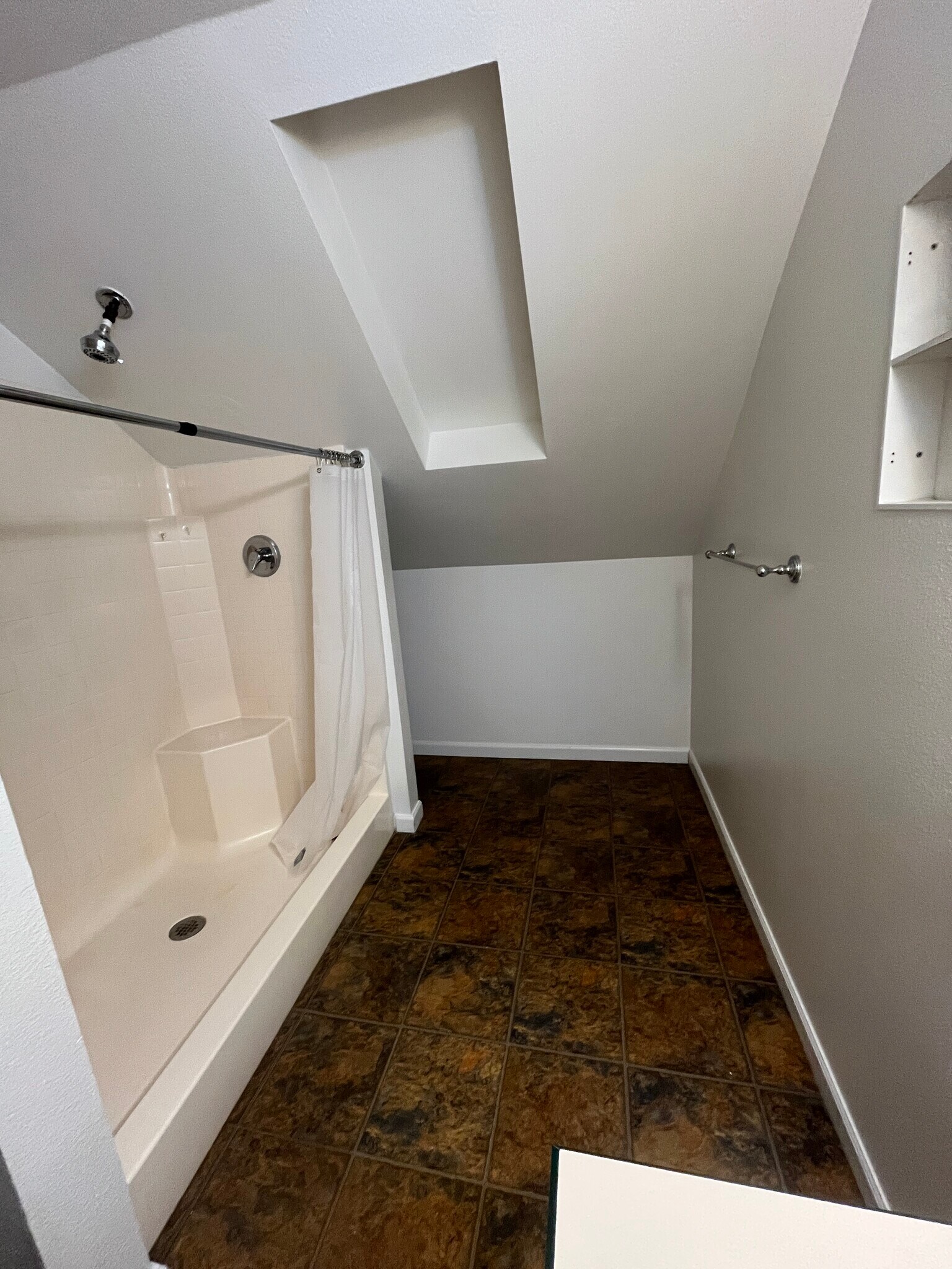 bathroom walk in shower - 2143 SE Douglas Ave