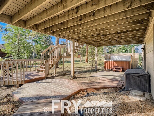 Building Photo - Luxury Rental in Beautiful Colorado Foothills
