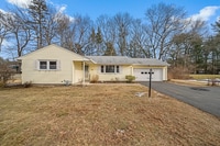 Building Photo - Beautiful Single Family Home for Rent in an Unbeatable Longmeadow Neighborhood!