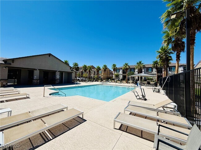 Building Photo - 460 Ylang Pl