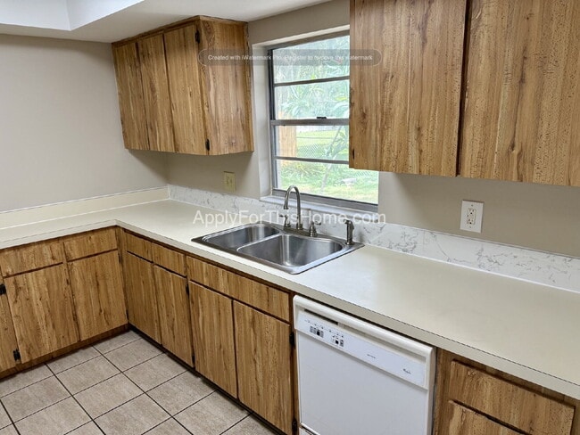 Building Photo - Single Family Home