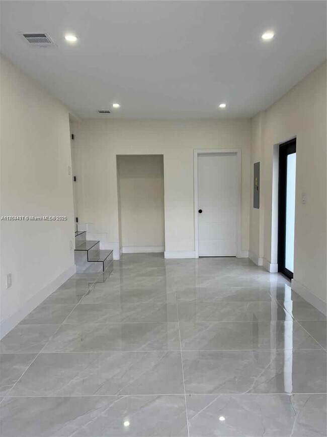 Building Photo - 12940 NW Miami Ct