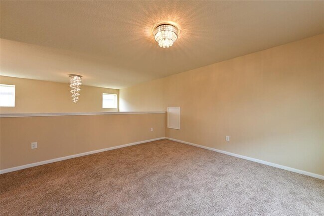 Building Photo - 613 Pinnacle Dr