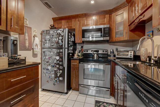 Building Photo - 170 Cypress Club Dr