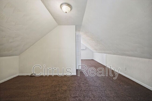 Building Photo - 428 Melville Rd