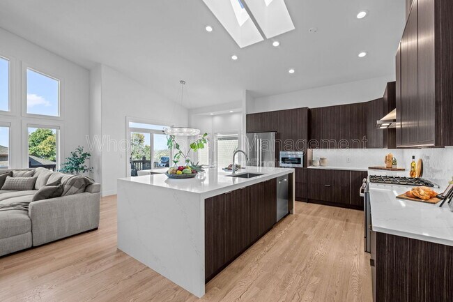 Building Photo - 14973 W 32nd Dr