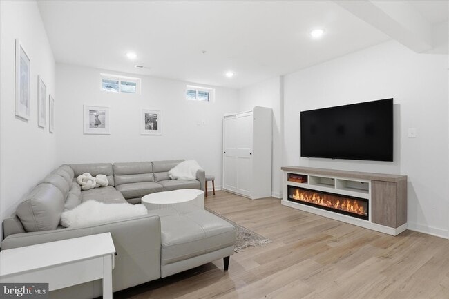 Building Photo - 15717 Tierra Dr