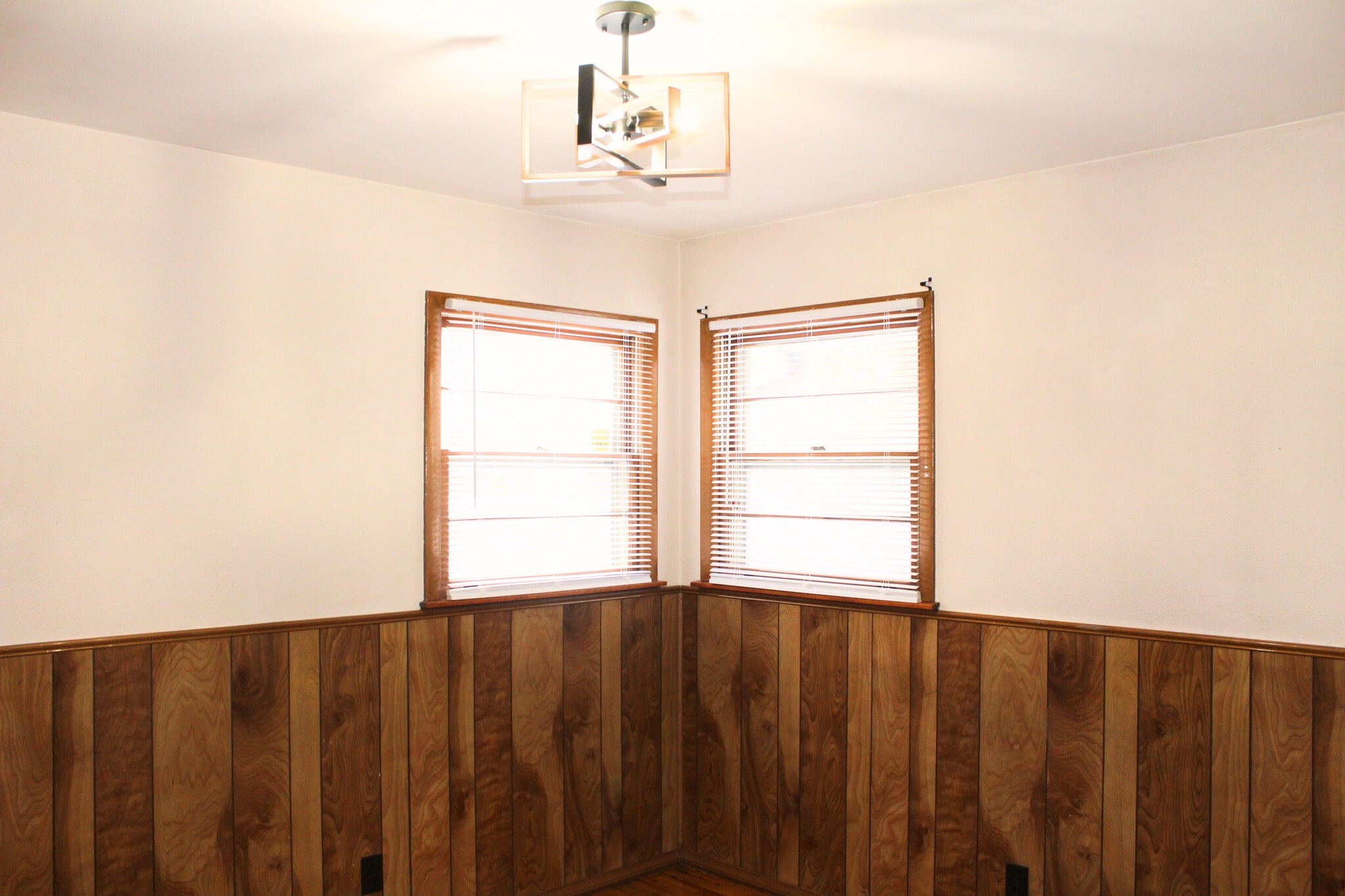 Building Photo - 3908 Pleasant Valley Blvd