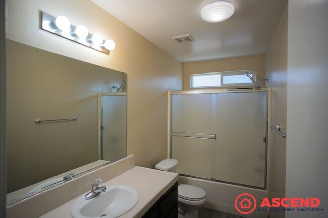 Building Photo - Wonderful Home Off Merle Haggard and N Che...