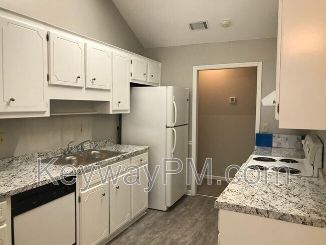 Building Photo - 3443 Linderwood Dr