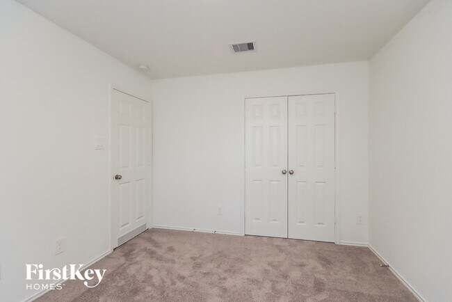 Building Photo - 3731 Solanum Dr
