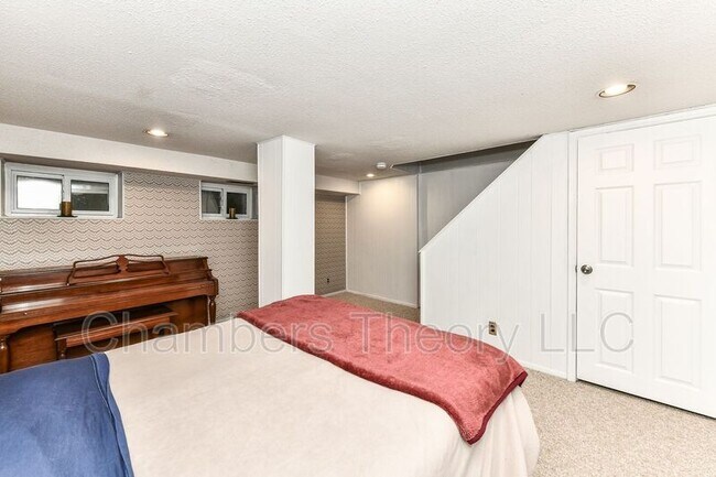 Building Photo - 4817 S 28th St