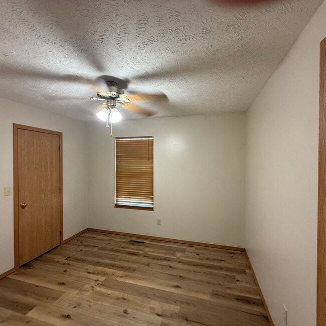 Building Photo - Beautiful 3 bedroom 2 Bathroom home in Wil...