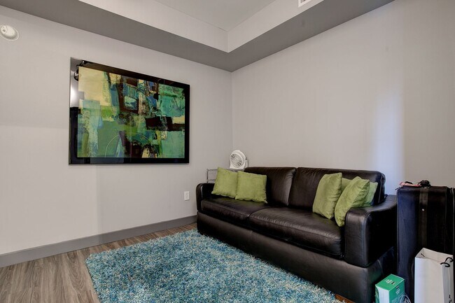 Building Photo - Heart of Old Town!!  Lofted Furnished Rental.  2 Parking Spots. Modern Living Resort!!  Front doo...