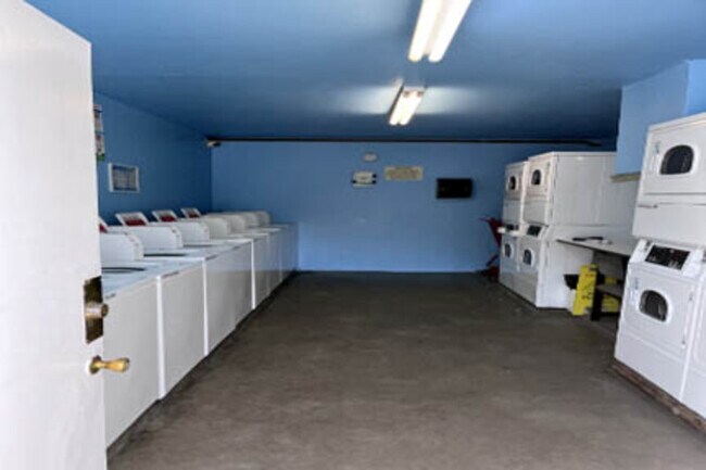 Building Photo - 12500 Culver Blvd